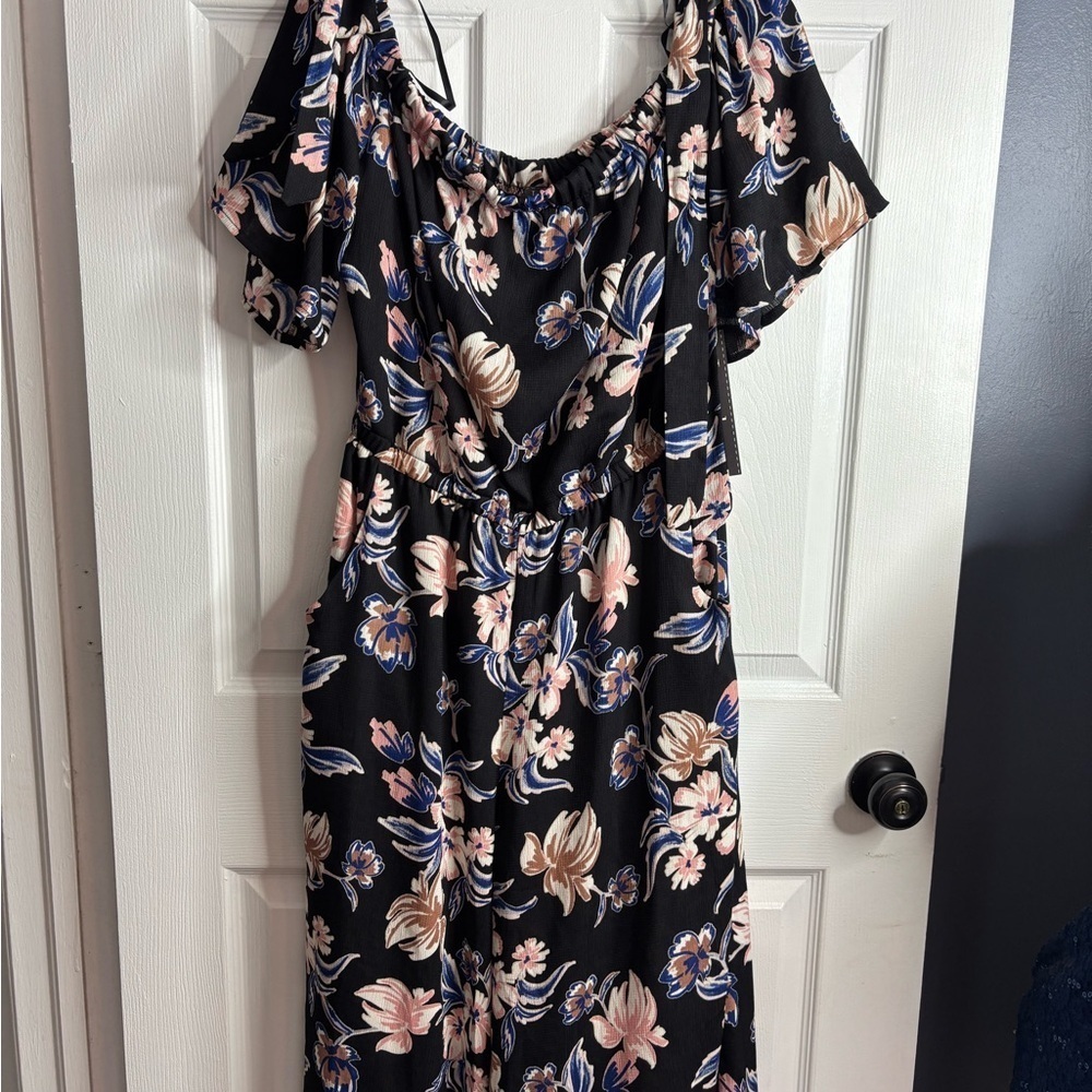 NWT Luxology Floral Pattern pantsuit/jumpsuit, on/off shoulder; wide leg, CHIC